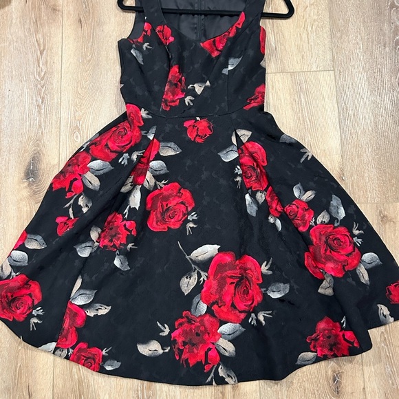 White House Black Market Red and Black Garment - Picture 3 of 5